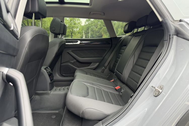 Used Volkswagen FAW-Volkswagen CC 2023 Hunting Vehicle 380TSI Hunter's Heart Edition Interior 2