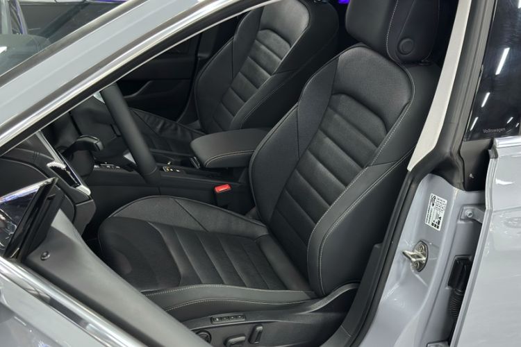 Used Volkswagen FAW-Volkswagen CC 2023 Hunting Vehicle 380TSI Hunter's Heart Edition Interior 2