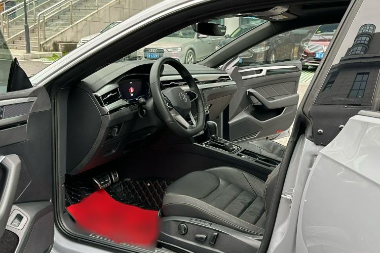 Used Volkswagen FAW-Volkswagen CC 2023 380TSI Striking Edition Interior 2