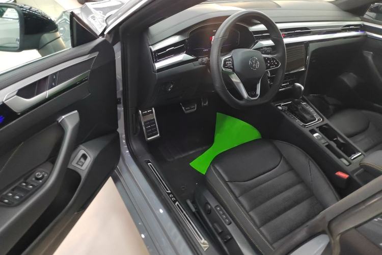 Used Volkswagen FAW-Volkswagen CC 2023 380TSI Striking Edition Interior 3