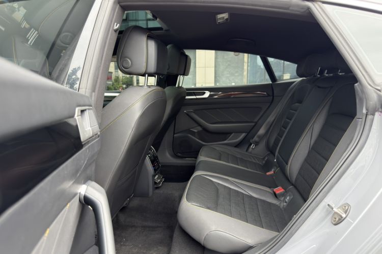 Used Volkswagen FAW-Volkswagen CC 2023 380TSI Striking Edition Interior 3