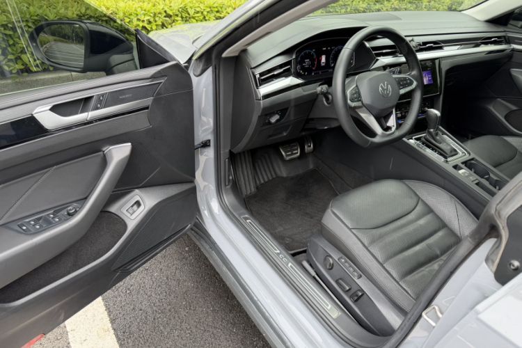 Used Volkswagen FAW-Volkswagen CC 2023 Hunting Vehicle 380TSI Hunter's Heart Edition Interior 3