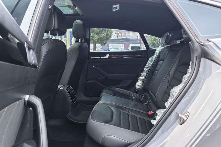 Used Volkswagen FAW-Volkswagen CC 2023 380TSI Striking Edition Interior 3
