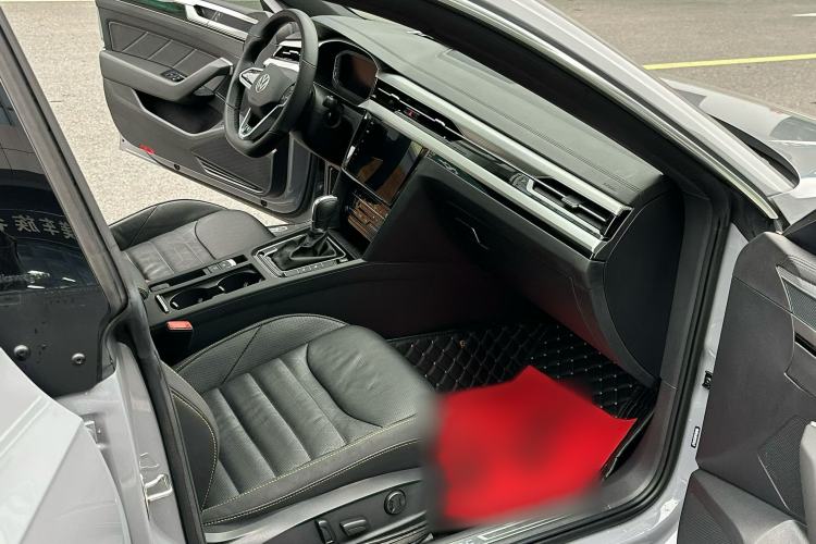 Used Volkswagen FAW-Volkswagen CC 2023 380TSI Striking Edition Interior 3