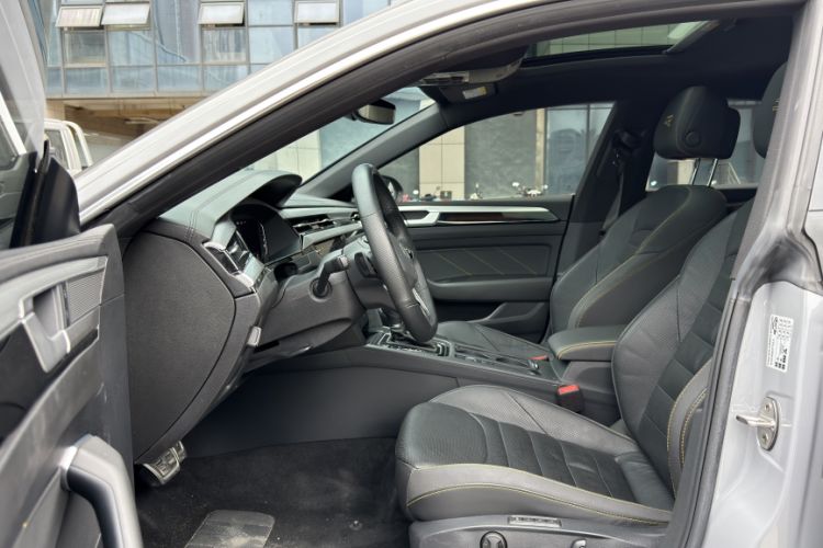 Used Volkswagen FAW-Volkswagen CC 2023 380TSI Striking Edition Interior 6