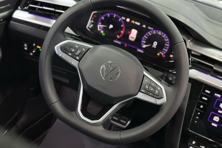 Used Volkswagen FAW-Volkswagen CC 2023 Hunting Vehicle 380TSI Hunter's Heart Edition Interior 7