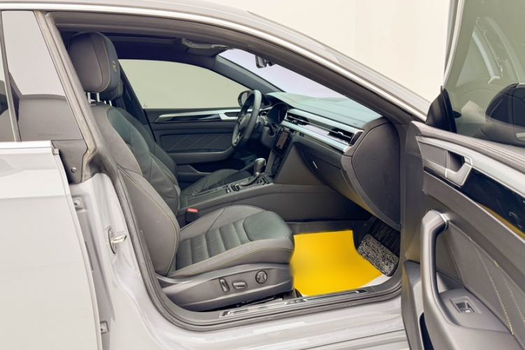 Used Volkswagen FAW-Volkswagen CC 2023 380TSI Striking Edition Interior 8
