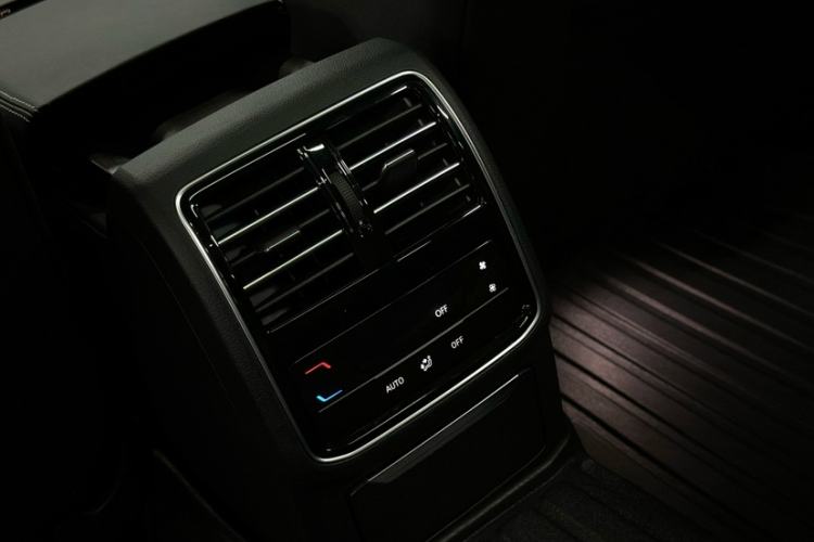 Used Volkswagen FAW-Volkswagen CC 2023 Hunting Vehicle 380TSI Hunter's Heart Edition Interior 9