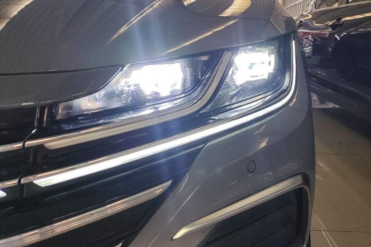 Used Volkswagen FAW-Volkswagen CC 2023 Hunting Vehicle 380TSI Hunter's Heart Edition Left Front Headlight