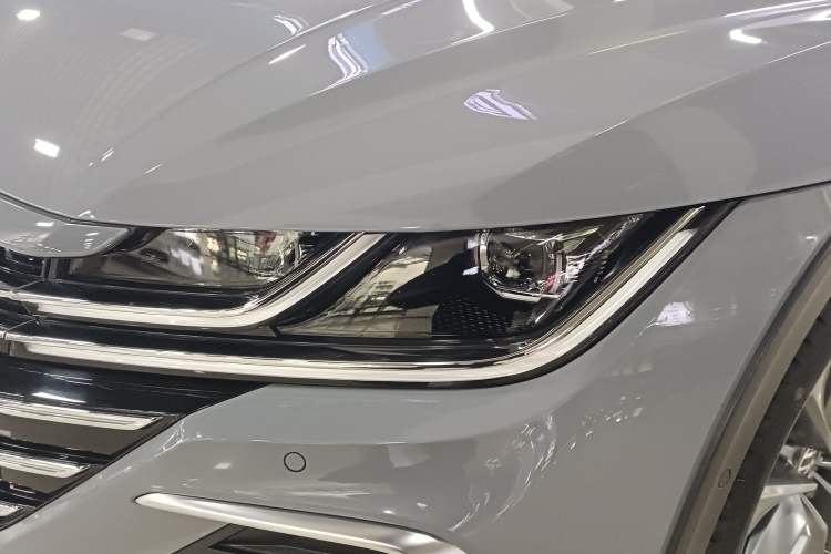 Used Volkswagen FAW-Volkswagen CC 2023 Hunting Vehicle 380TSI Hunter's Heart Edition Left Front Headlight