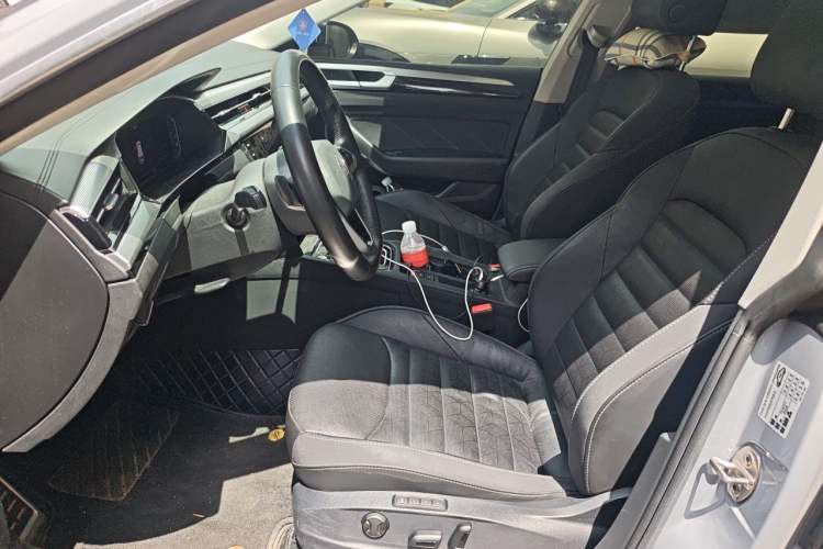 Used Volkswagen FAW-Volkswagen CC 2023 Hunting Vehicle 380TSI Hunter's Heart Edition Left Front Seat