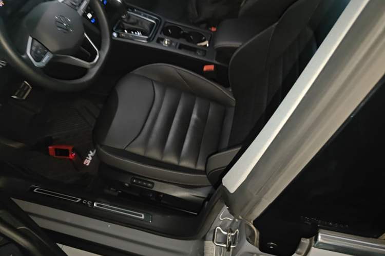 Used Volkswagen FAW-Volkswagen CC 2023 Hunting Vehicle 380TSI Hunter's Heart Edition Left Front Seat
