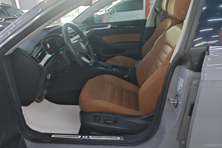 Used Volkswagen FAW-Volkswagen CC 2023 Hunting Vehicle 380TSI Hunter's Heart Edition Left Front Seat