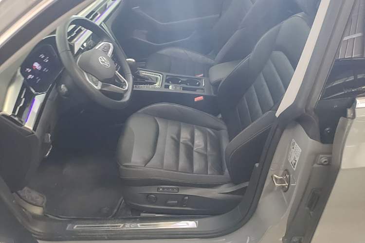 Used Volkswagen FAW-Volkswagen CC 2023 Hunting Vehicle 380TSI Hunter's Heart Edition Left Front Seat