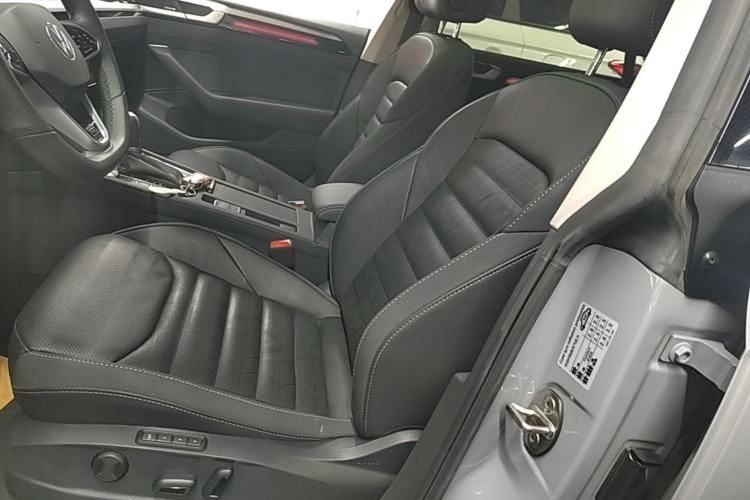 Used Volkswagen FAW-Volkswagen CC 2023 380TSI Striking Edition Left Front Seat