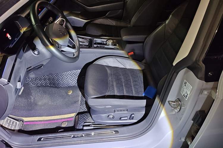 Used Volkswagen FAW-Volkswagen CC 2023 Hunting Vehicle 380TSI Hunter's Heart Edition Left Front Seat