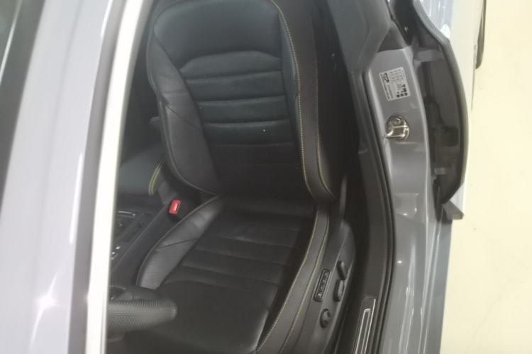Used Volkswagen FAW-Volkswagen CC 2023 380TSI Striking Edition Left Front Seat