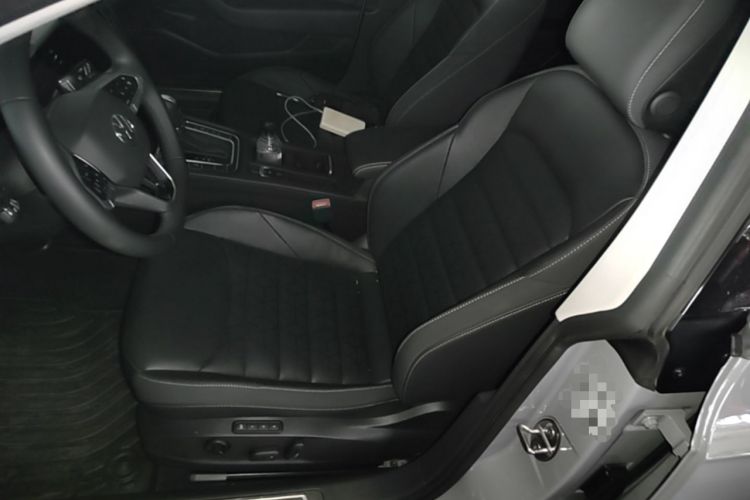 Used Volkswagen FAW-Volkswagen CC 2023 Hunting Vehicle 380TSI Hunter's Heart Edition Left Front Seat