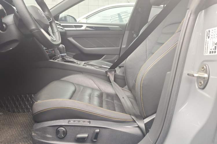 Used Volkswagen FAW-Volkswagen CC 2023 330TSI Ignite Edition Left Front Seat