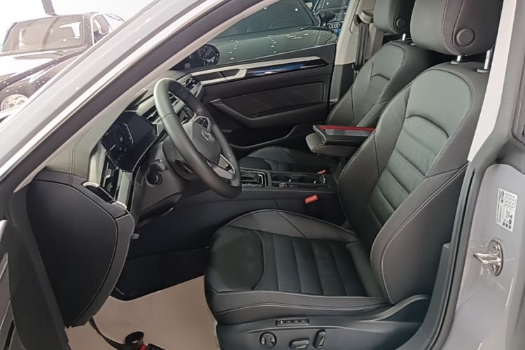 Used Volkswagen FAW-Volkswagen CC 2023 Hunting Vehicle 380TSI Hunter's Heart Edition Left Front Seat