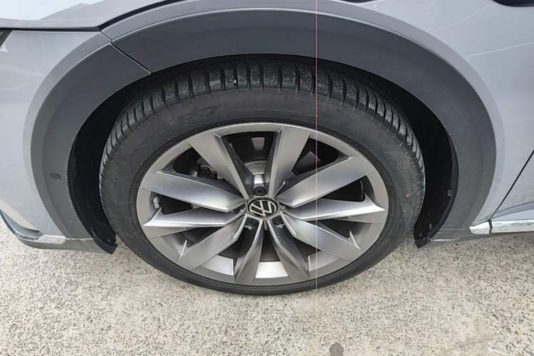 Used Volkswagen FAW-Volkswagen CC 2023 Hunting Vehicle 380TSI Hunter's Heart Edition Left Front Wheel Hub