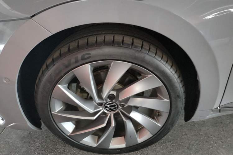 Used Volkswagen FAW-Volkswagen CC 2023 380TSI Striking Edition Left Front Wheel Hub