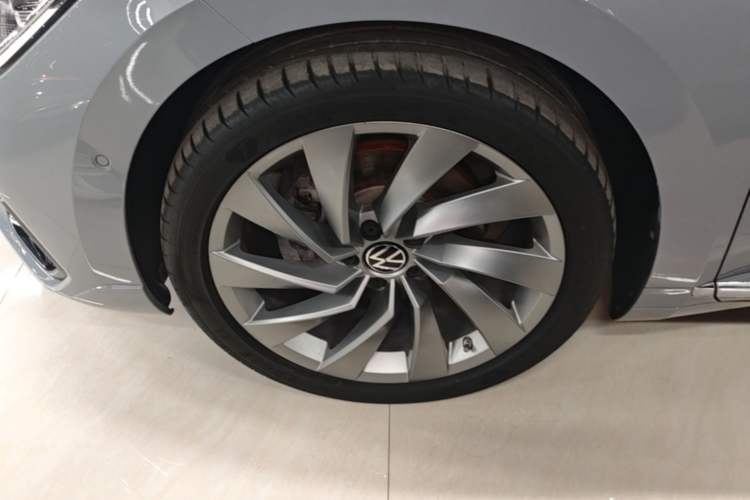 Used Volkswagen FAW-Volkswagen CC 2023 380TSI Striking Edition Left Front Wheel Hub