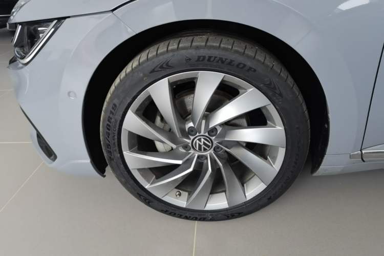 Used Volkswagen FAW-Volkswagen CC 2023 380TSI Striking Edition Left Front Wheel Hub