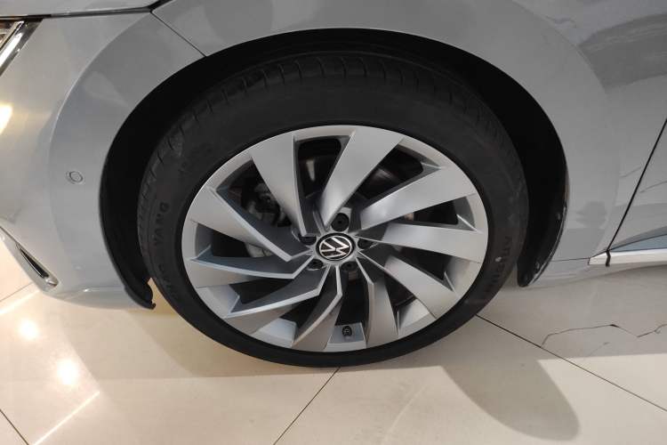 Used Volkswagen FAW-Volkswagen CC 2023 380TSI Striking Edition Left Front Wheel Hub