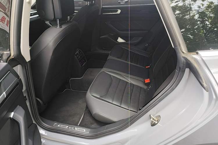 Used Volkswagen FAW-Volkswagen CC 2023 Hunting Vehicle 380TSI Hunter's Heart Edition Left Rear Seat