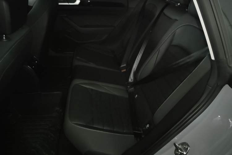 Used Volkswagen FAW-Volkswagen CC 2023 Hunting Vehicle 380TSI Hunter's Heart Edition Left Rear Seat