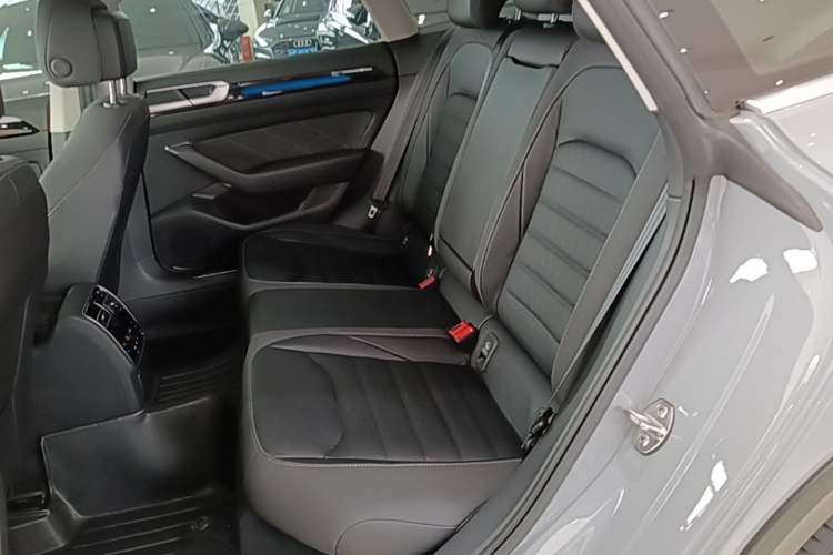 Used Volkswagen FAW-Volkswagen CC 2023 Hunting Vehicle 380TSI Hunter's Heart Edition Left Rear Seat
