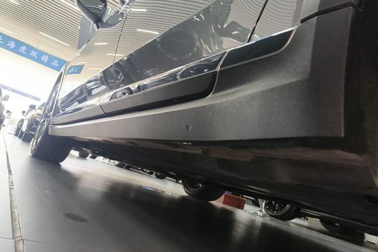 Used Volkswagen FAW-Volkswagen CC 2023 Hunting Vehicle 380TSI Hunter's Heart Edition Left Side Sill