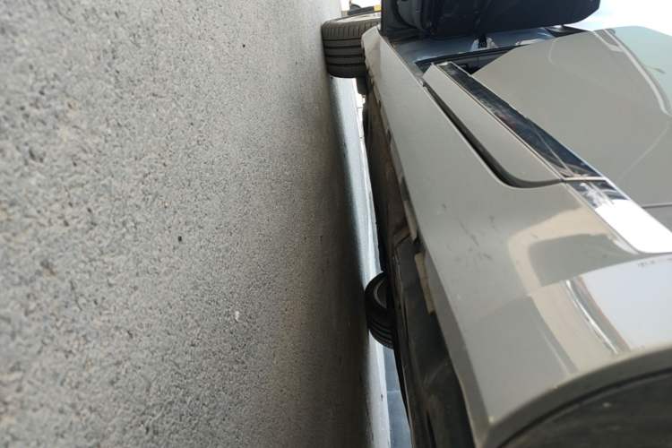 Used Volkswagen FAW-Volkswagen CC 2023 380TSI Striking Edition Left Side Sill