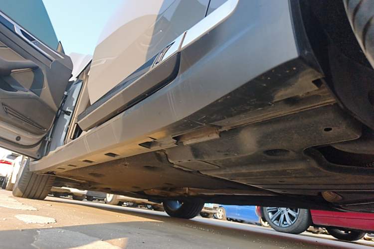 Used Volkswagen FAW-Volkswagen CC 2023 Hunting Vehicle 380TSI Hunter's Heart Edition Left Side Sill
