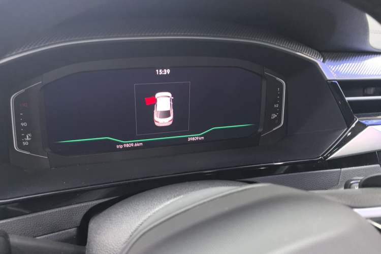 Used Volkswagen FAW-Volkswagen CC 2023 380TSI Striking Edition Odometer Close Up