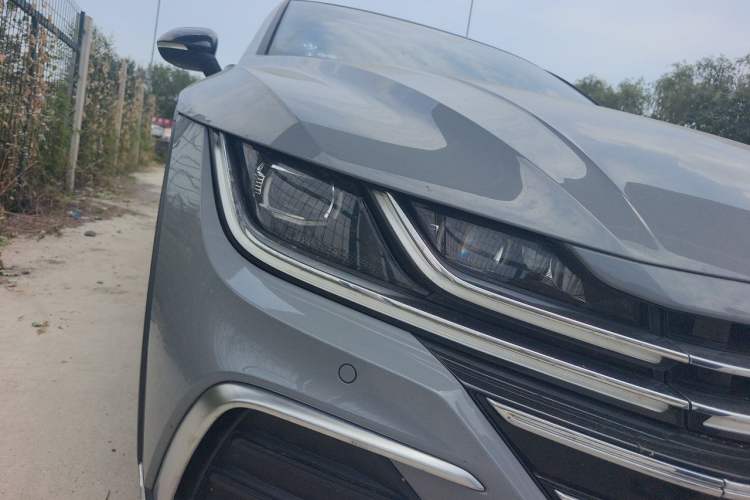 Used Volkswagen FAW-Volkswagen CC 2023 Hunting Vehicle 380TSI Hunter's Heart Edition Right Front Headlight