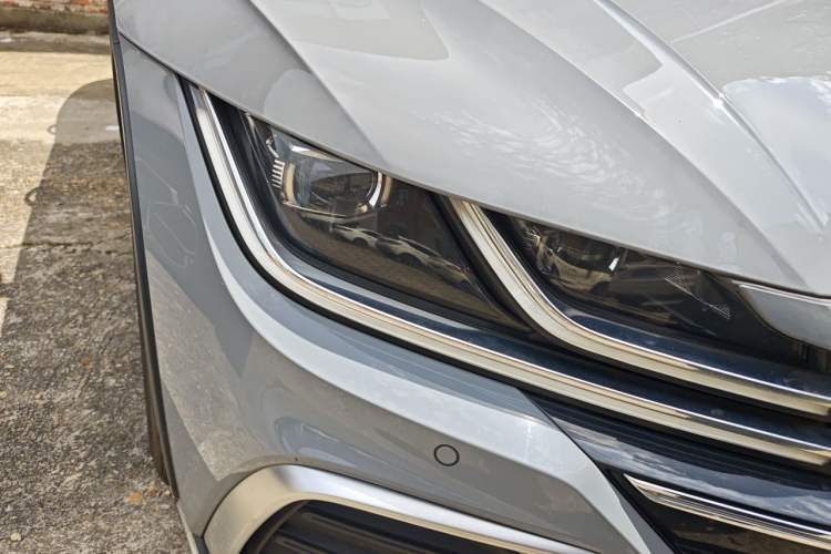Used Volkswagen FAW-Volkswagen CC 2023 Hunting Vehicle 380TSI Hunter's Heart Edition Right Front Headlight