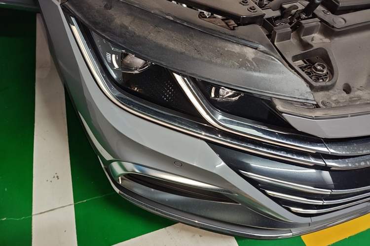 Used Volkswagen FAW-Volkswagen CC 2023 Hunting Vehicle 380TSI Hunter's Heart Edition Right Front Headlight