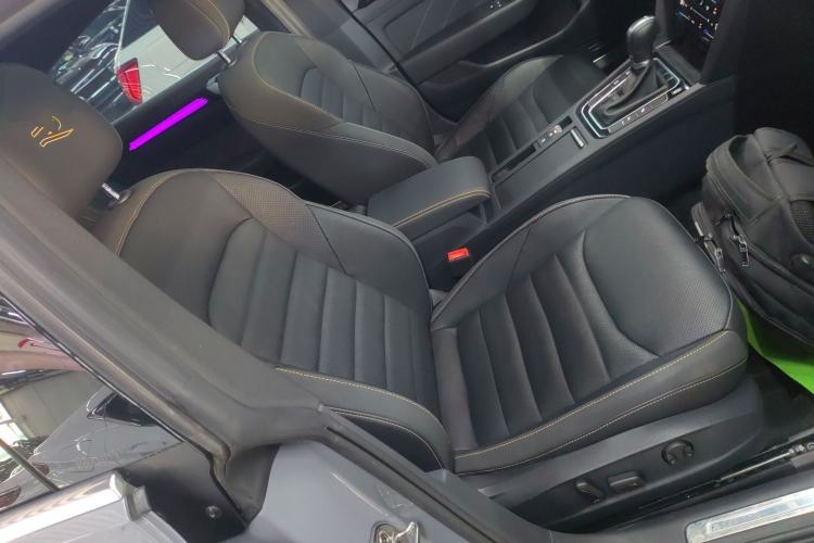 Used Volkswagen FAW-Volkswagen CC 2023 380TSI Striking Edition Right Front Seat