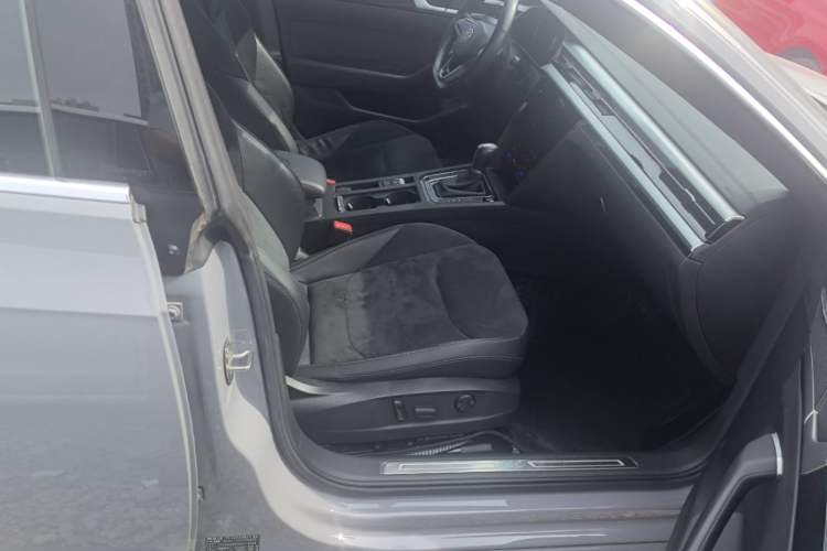 Used Volkswagen FAW-Volkswagen CC 2023 330TSI Ignite Edition Right Front Seat
