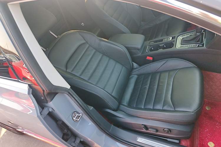 Used Volkswagen FAW-Volkswagen CC 2023 Hunting Vehicle 380TSI Hunter's Heart Edition Right Front Seat
