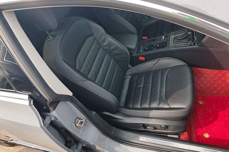 Used Volkswagen FAW-Volkswagen CC 2023 Hunting Vehicle 380TSI Hunter's Heart Edition Right Front Seat