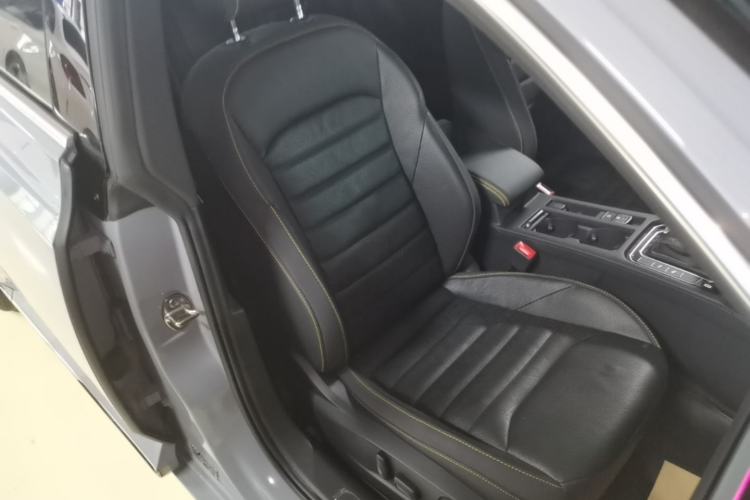Used Volkswagen FAW-Volkswagen CC 2023 380TSI Striking Edition Right Front Seat
