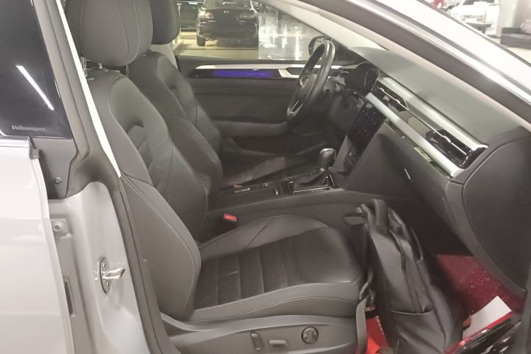 Used Volkswagen FAW-Volkswagen CC 2023 Hunting Vehicle 380TSI Hunter's Heart Edition Right Front Seat