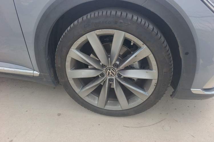 Used Volkswagen FAW-Volkswagen CC 2023 Hunting Vehicle 380TSI Hunter's Heart Edition Right Front Wheel Hub