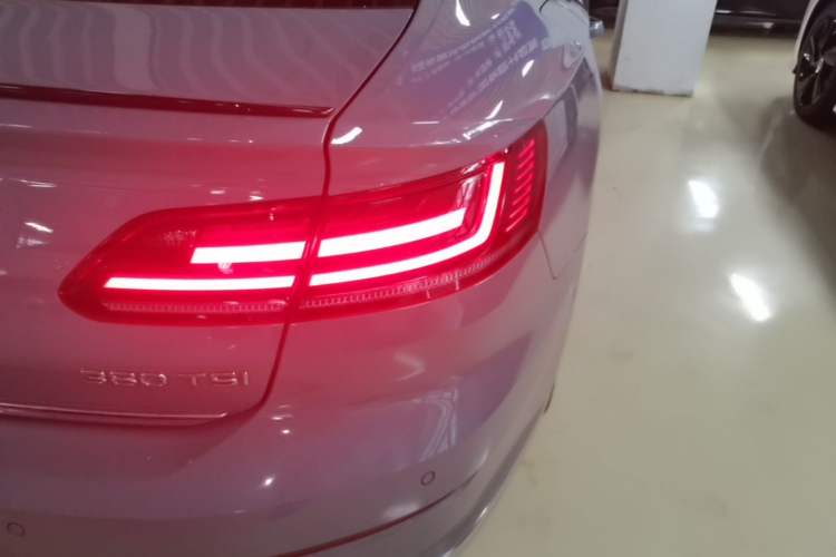 Used Volkswagen FAW-Volkswagen CC 2023 380TSI Striking Edition Right Rear Taillight