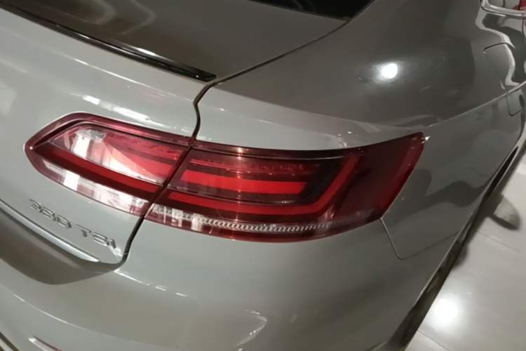 Used Volkswagen FAW-Volkswagen CC 2023 380TSI Striking Edition Right Rear Taillight