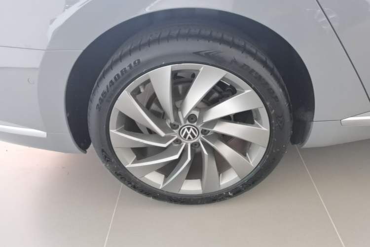 Used Volkswagen FAW-Volkswagen CC 2023 380TSI Striking Edition Right Rear Wheel Hub
