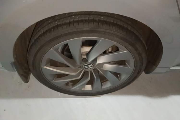 Used Volkswagen FAW-Volkswagen CC 2023 380TSI Striking Edition Right Rear Wheel Hub